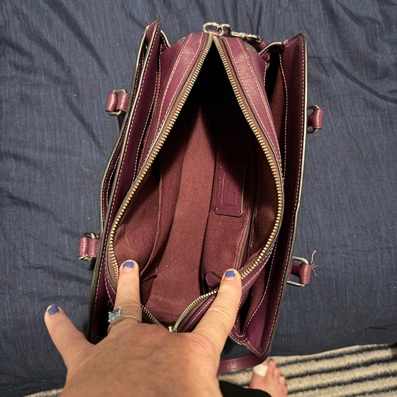 Coach Signature Country Floral Darcie Carryall - Picture 4 of 5